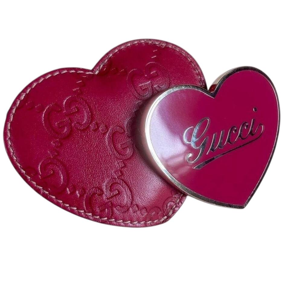 929. Gucci Heart Mirror with Sleeve